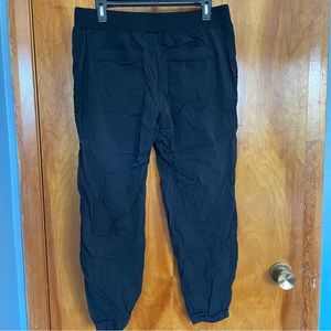 Cropped Athleta Trekkie Joggers